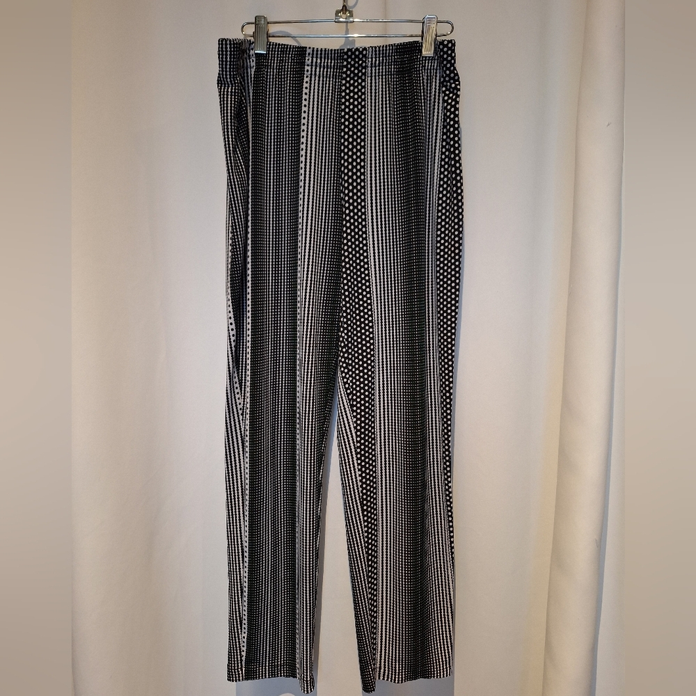 Chico's white with black polka dot flowy Pull On pants size Chicos 0 US s/m
